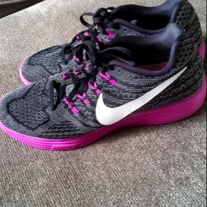 women's nike sz 8